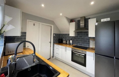 Hatfield House | Shortlet Express - Stylish 3 Bedroom house in Hatf
