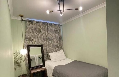 Hatfield House | Shortlet Express - Stylish 3 Bedroom house in Hatf