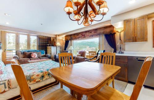 Big Sky Apartment | Shoshone 1913
