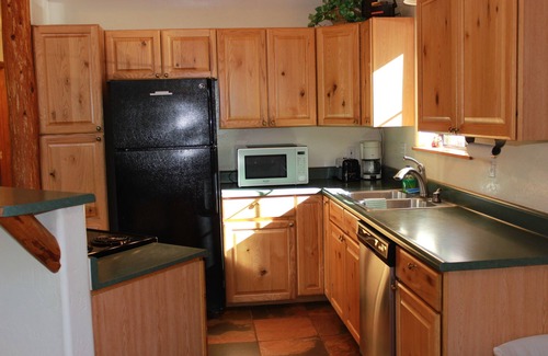 Greer Cabin | Shoshone Cabin-An Economical Choice for large groups!