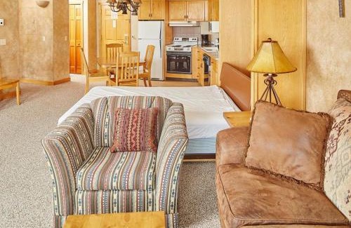 Big Sky Apartment | Shoshone Condo 1957