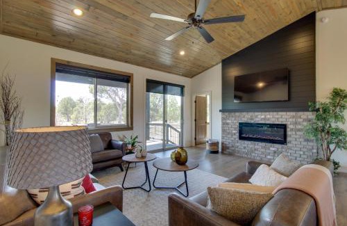 Show Low House | Show Low Cabin with Deck, Near Golfing and Hiking!