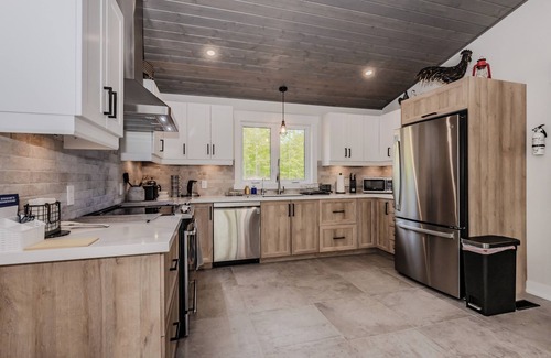 South Bruce Peninsula Cabin | Show stopping retreat w/AC near beaches