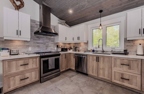 South Bruce Peninsula Cabin | Show stopping retreat w/AC near beaches