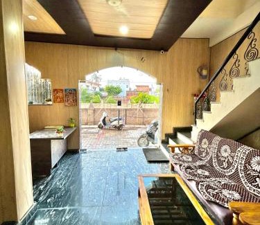 Ayodhya House | Shraddha Guest House Luxury Stay in Ayodhya