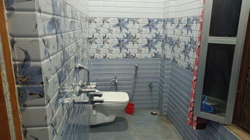 Faizabad House | Shree Ayodhya Dham Guest house 300 meter from Sri Ram temple and Hanuman Garhi temple free pick up from Ayodhya Dham junction , Ayodhya cantt railway station and airport