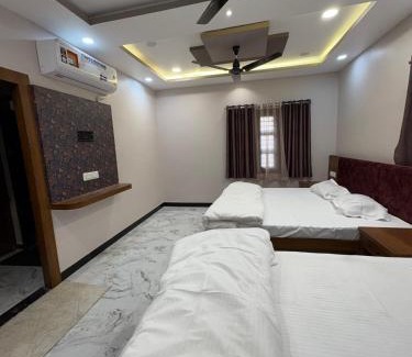 Ujjain House | shree trilokeshwar guest house