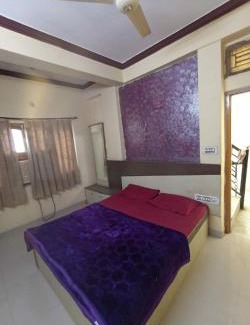 Nathdwara Hotel | Shreeji hi Arpan hotel