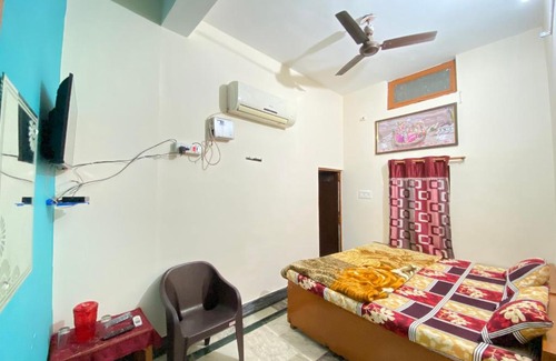Orchha Hotel | Shri Mahant Guest House