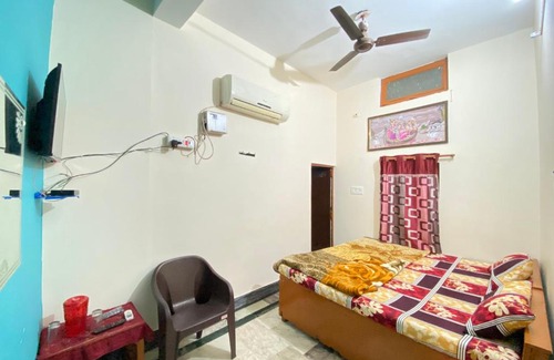 Orchha Hotel | Shri Mahant Guest House