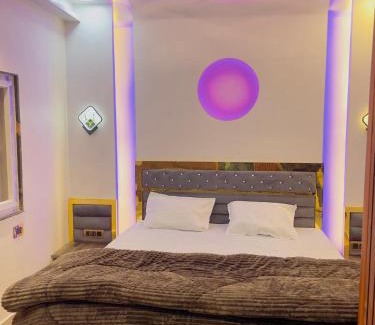 Vrindavan Apartment | Shri Radhey Krishna Home Stay