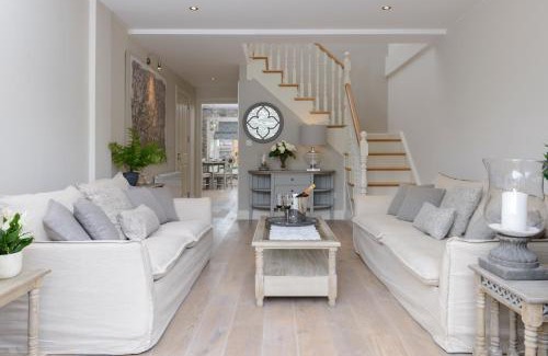 Kenmare Apartment | Shrubbery Mews Luxury Apartment