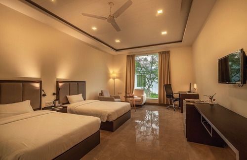 Kalwad Kalan and Khurd Hotel | Shubham Resort