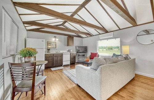 Fennville Apartment | Shull Apartment A
