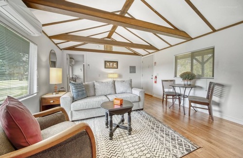 Fennville Apartment | Shull Apartment A