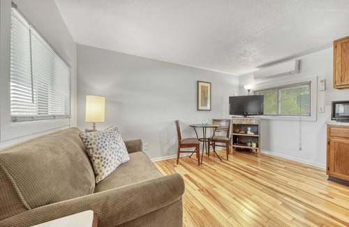 Fennville Apartment | Shull Apartment D