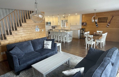 Blind Bay Cabin | Shuswap getaway in beautiful Blind Bay!