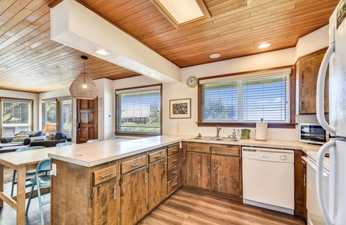 Arch Cape House | Shutterbug - Beachcomber Vacation Homes