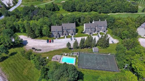 Central Vermont- Killington House | Shuttle to Slopes and ski home to this cozy three bedroom condo Whiffletree G8