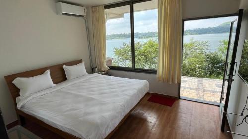 Igatpuri Resort | Shvas Island Resort