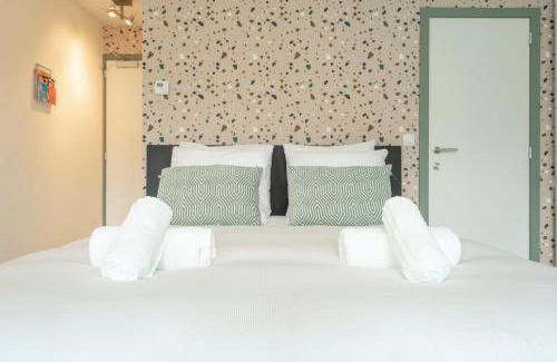 Antwerp Apartment | SHWAY - The Card Room Green Studio