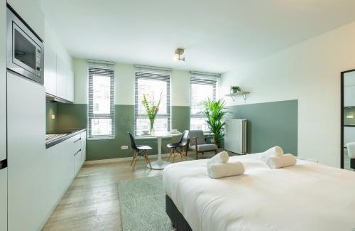 Antwerp Apartment | SHWAY - The Card Room Green Studio