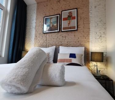 Sint-Andries Apartment | SHWAY - The Pink Pigeon