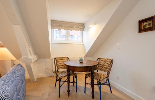De Kaaien Apartment | SHWAY - The Seaman's Sight