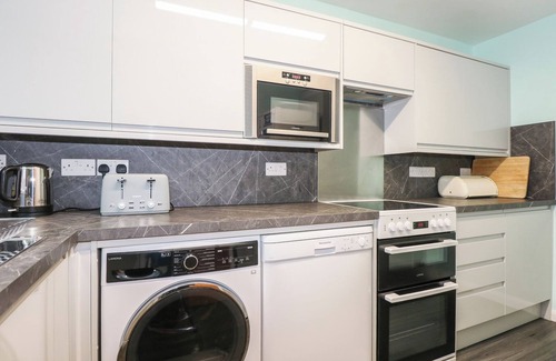 Beddgelert House | SI-YR-AFON, pet friendly, character holiday cottage in Beddgelert