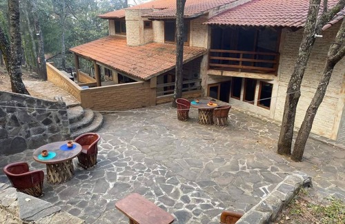 Atemajac de Brizuela Cabin | Sidarta Spa Cabin: we have 10,000 m of land and 600 m of construction
