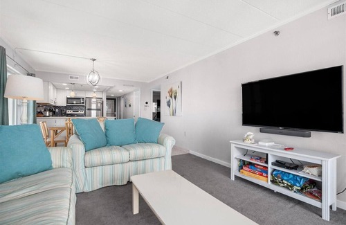 Midtown Ocean City Condo | Side Ocean View in This Family Friendly Sandpiper Dunes Condo with Outdoor Pool!