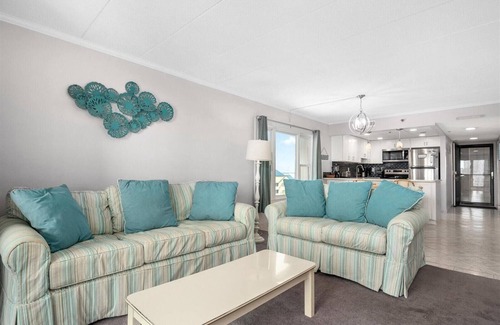 Midtown Ocean City Condo | Side Ocean View in This Family Friendly Sandpiper Dunes Condo with Outdoor Pool!