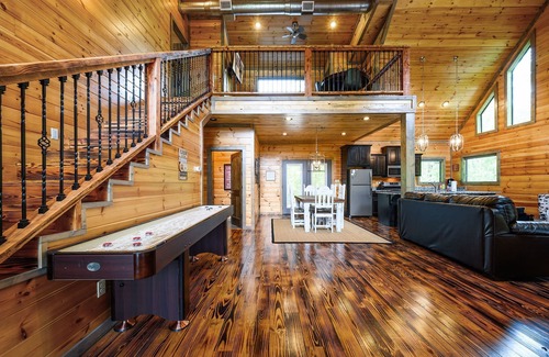 Broken Bow Cabin | Siena Magnolia Springs: 2 BR + Loft, 2.5 Bath, Sleeps 8