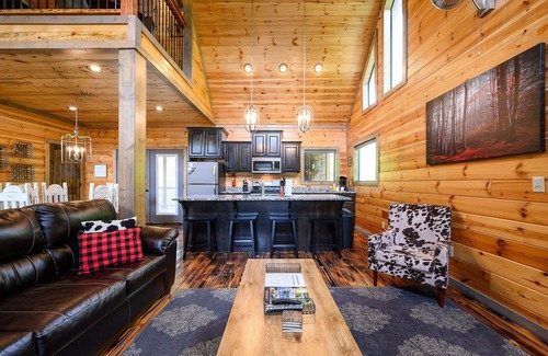 Broken Bow Cabin | Siena Magnolia Springs: 2 BR + Loft, 2.5 Bath, Sleeps 8