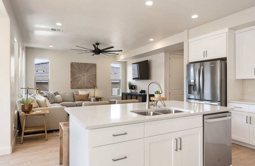 Washington House | Sienna Hills Hideaway: Private Hot Tub, Ping Pong, Basketball Shoot Out