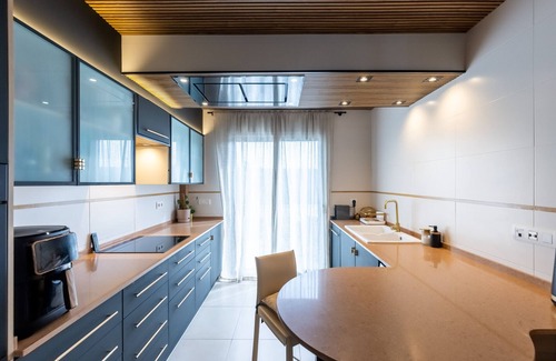 Cambrils Ski Chalet | SIENNA - Only Families House