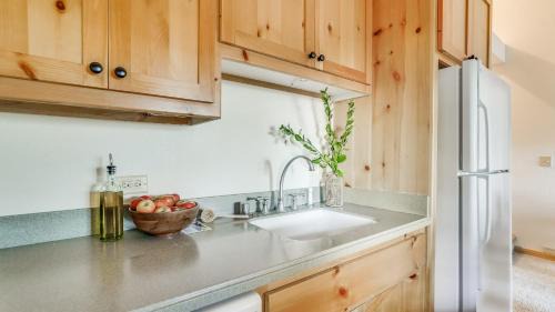 Truckee House | Sierra by AvantStay Ski In Ski Out Near Truckee w Access to Northstar Resort Community