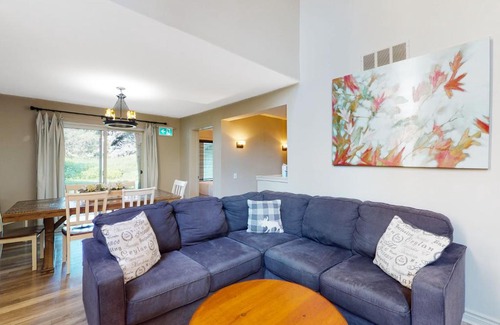 The Blue Mountains House | Sierra Lane 105