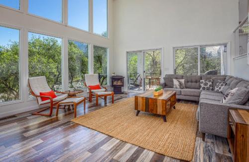 Three Rivers House | Sierra River House 5 min to Sequoia Park Entrance