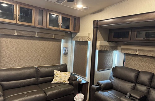 Moravia House | Sierra RV Inplace for rent