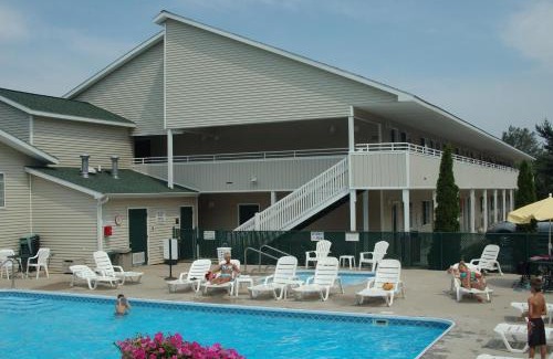 Silver Lake Hotel | Sierra Sands Family Lodge