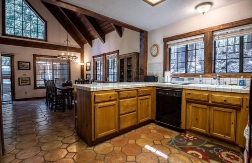 Dorrington Ski Chalet | Sierra Serenity - Summer Pool Access!
