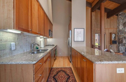 Lake Forest House | Sierra Sky in Dollar Point Tahoe City
