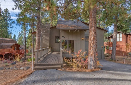 Lake Forest House | Sierra Sky in Dollar Point Tahoe City