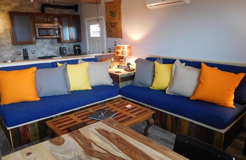 Alpine House | Sierra Vista Guest House-With Hot Tub For Stargazing-No Extra Cleaning/Pet Fees
