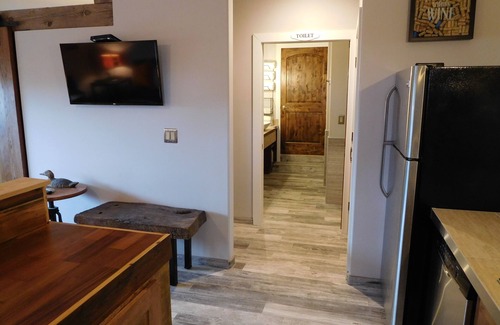 Alpine House | Sierra Vista Guest House-With Hot Tub For Stargazing-No Extra Cleaning/Pet Fees