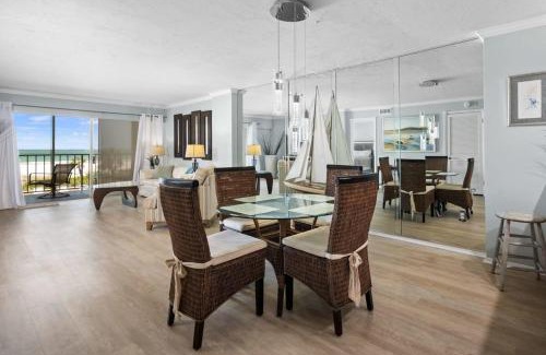 Siesta Key Village Apartment | Siesta Beach Retreat Poolside Paradise 2BR Condo