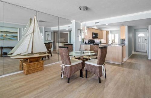 Siesta Key Village Apartment | Siesta Beach Retreat Poolside Paradise 2BR Condo