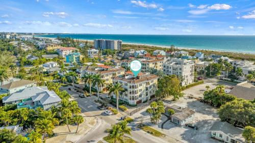 Siesta Key Village House | Siesta Breeze Retreat - 300