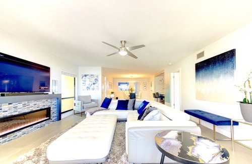 Siesta Key Village Apartment | Siesta Dreams Penthouse - OceanViews, Roof Deck, Private Beach Path, in Village!
